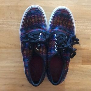 Mossimo Boho/Tribal Print Shoes (10)